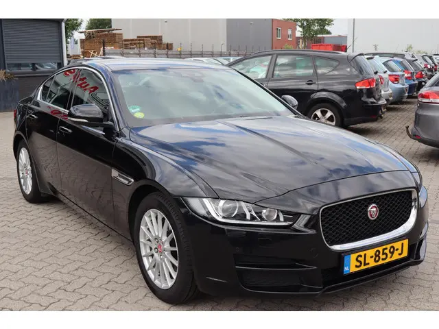 Jaguar XE 2.0 D R-Sport 2018 Diesel 12