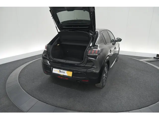 Peugeot 208 PureTech 100 Allure Pack 2023 Benzine 57