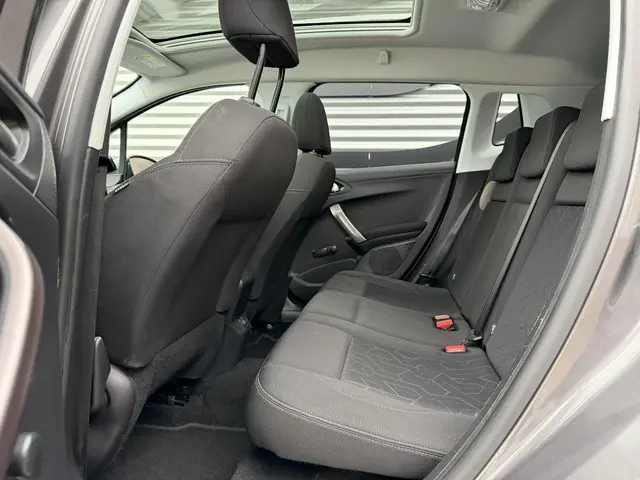 Peugeot 2008 1.2 PureTech Style 2015 Benzine 10