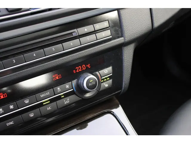 BMW 5 Serie 520i Executive 2014 Benzine 25