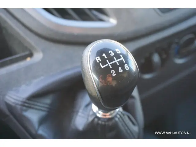 Ford Transit 350 2.2 TDCI L3H3 Ambiente 2015 Diesel 17