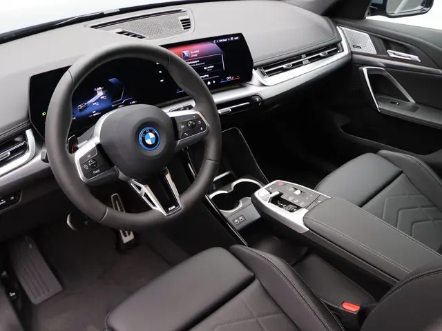 BMW iX1 eDrive20 2025 Elektrisch 10