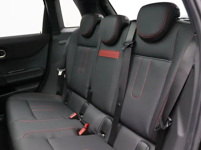 MINI 5-Deurs Cooper C 2025 Benzine 20