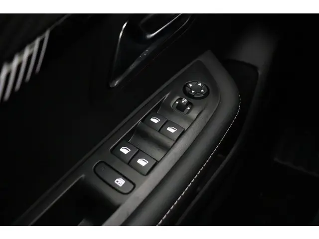 Peugeot 208 1.2 PureTech Allure Pack 2025 Benzine 18