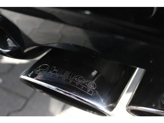 Volvo V40 2.0 T4 R-Design|Heico|Automaat| 2017 Benzine 10