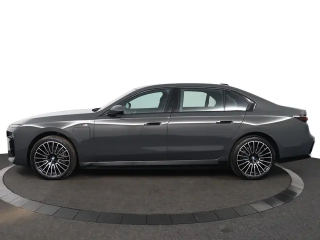 BMW 7 Serie 750e xDrive 2024 Hybride Benzine 3