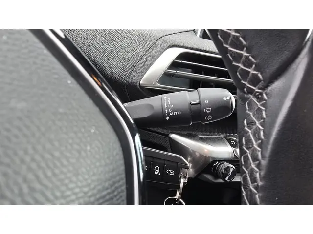 Peugeot 3008 1.2 PureTech Active 2018 Benzine 20