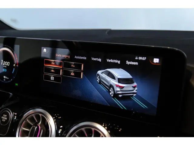 Mercedes-Benz GLA 250 e AMG Line 2021 Hybride Benzine 19