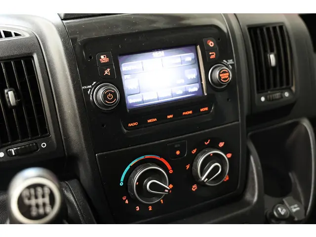 Peugeot Boxer 2.2 BlueHDi 140PK L4H3 2022 Diesel 16