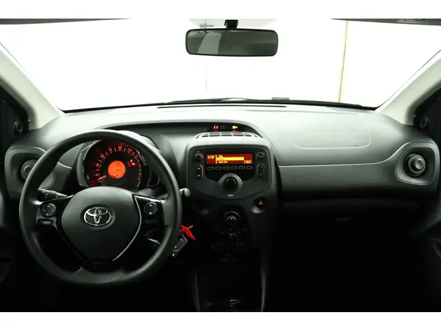 Toyota Aygo 1.0 VVT-i x-fun 2018 Benzine 53