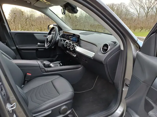 Mercedes-Benz GLB 200 Premium Plus 2022 Benzine 23