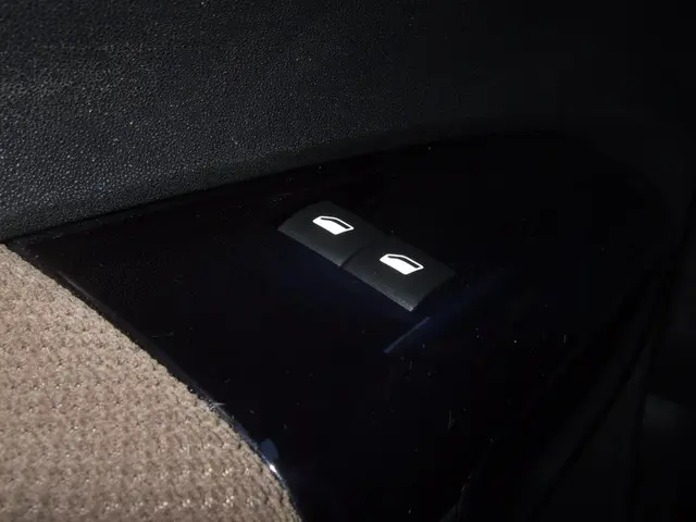 Citroën C4 Cactus 1.2 e-VTi Feel - Navigatie - 2014 Benzine 11