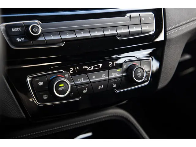 BMW X2 xDrive25e Executive 2022 Hybride Benzine 42