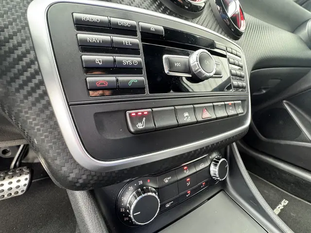 Mercedes-Benz A-Klasse AMG 45 4MATIC 2013 Benzine 27
