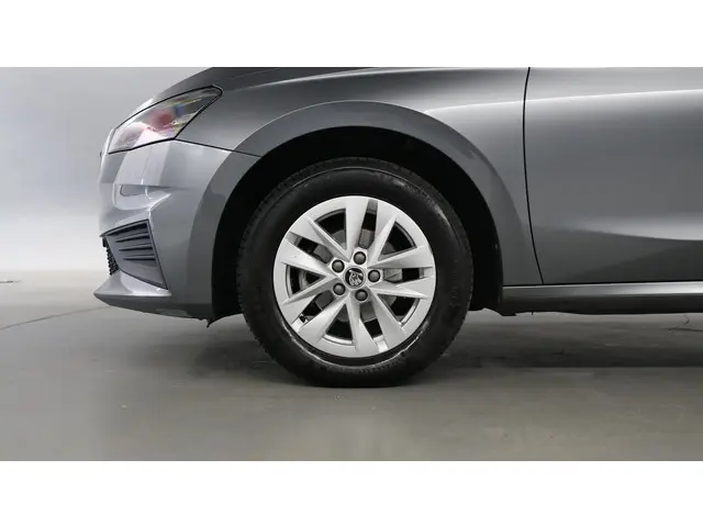 Škoda Fabia 1.0 MPI 80pk Ambition 2023 Benzine 11