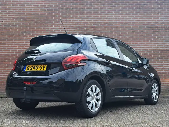 Peugeot 208 1.5 BlueHDi Blue Lease NAVI/TRKHK 2019 Diesel 8