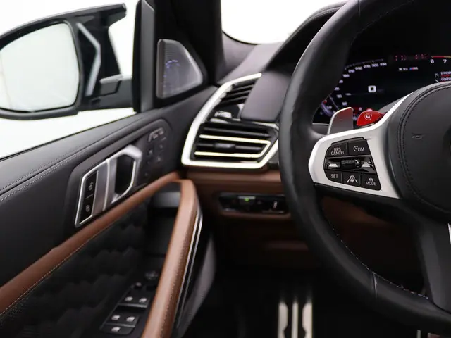 BMW X6 M Competition 2022 Benzine 19