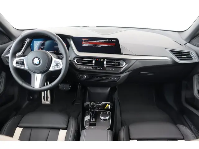 BMW 2 Serie Gran Coupé 220i 2023 Benzine 12