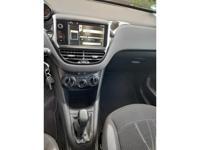 Peugeot 208 1.0 VTi Access 2013 Benzine 2