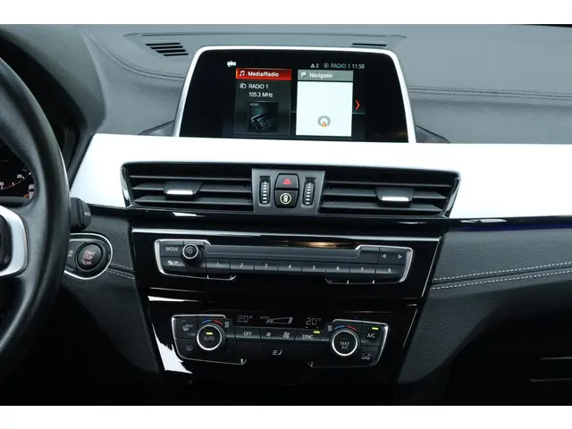 BMW X2 sDrive20i Executive 2018 Benzine 34