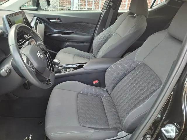 Toyota C-HR 1.8 Hybrid Dynamic 2022 Hybride Benzine 21