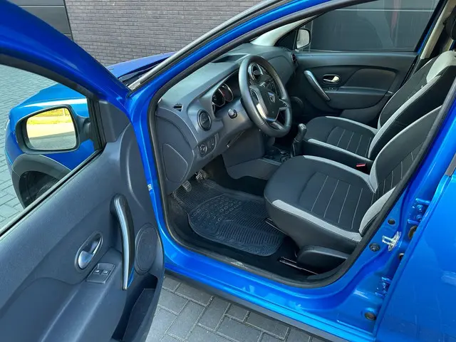 Dacia Sandero 0.9 TCe Bi-Fuel Laureate 2017 Benzine 9