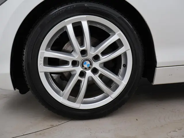 BMW 1 Serie 114i EDE HIGH EXECUTIVE 2013 Benzine 13