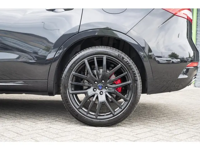 Maserati Levante 3.0 V6 AWD GranSport 2018 Benzine 17
