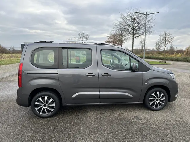 Opel Combo life 1.2 Turbo L1H1 Edition 2018 Benzine 6