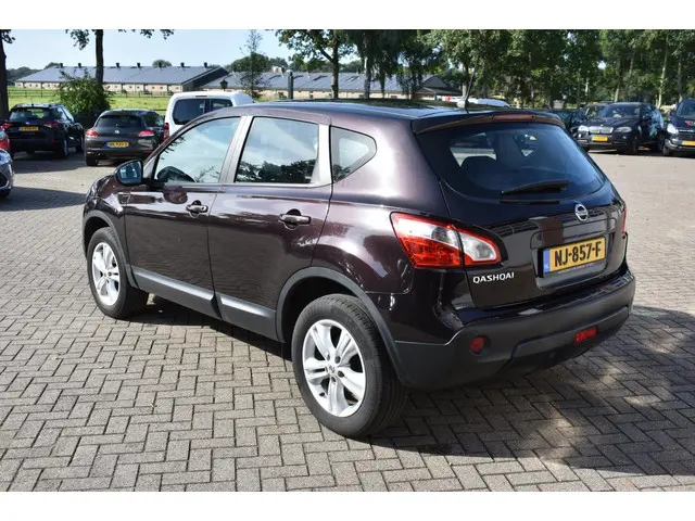 Nissan QASHQAI 1.6 Visia 2013 Benzine 33