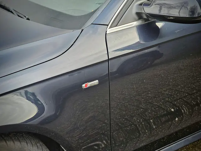 Audi A4 Limousine 1.8 TFSIe Limited S 2014 Benzine 19
