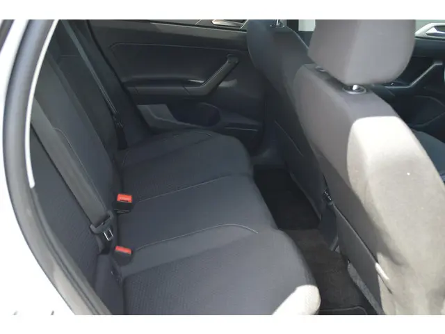 Volkswagen Polo 1.0 TSI Highline Business R 2021 Benzine 66