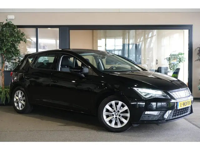 SEAT Leon 1.0 EcoTSI Style Business Intense 2017 Benzine 6