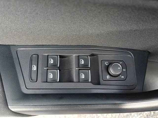 Volkswagen T-Roc 1.5 Style United 2020 Benzine 29