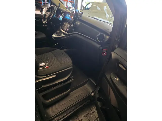 Mercedes-Benz EQV 300 L2 90 kWh 2022 Elektrisch 7