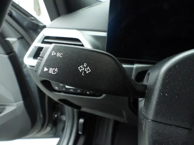 BMW 3 Serie Touring 330e 2024 Hybride Benzine 44