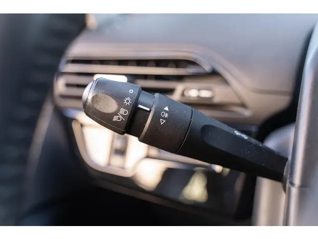 Citroën C4 Picasso 1.2 PureTech Attraction 2016 Benzine 23