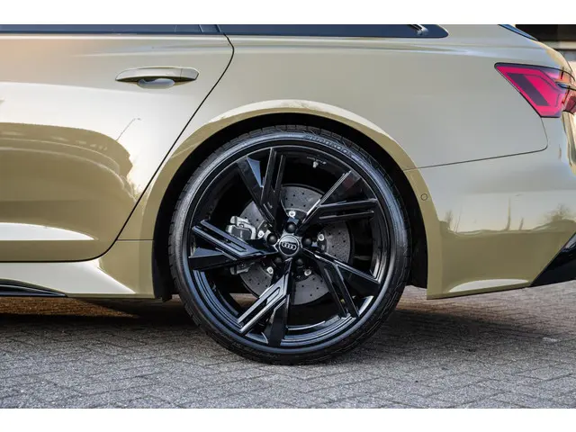 Audi RS6 Avant 4.0 TFSI quattro 2022 Benzine 17