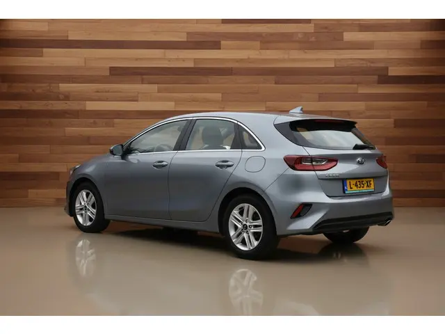 Kia Ceed 1.0 T-GDi DynamicLine 2021 Benzine 3