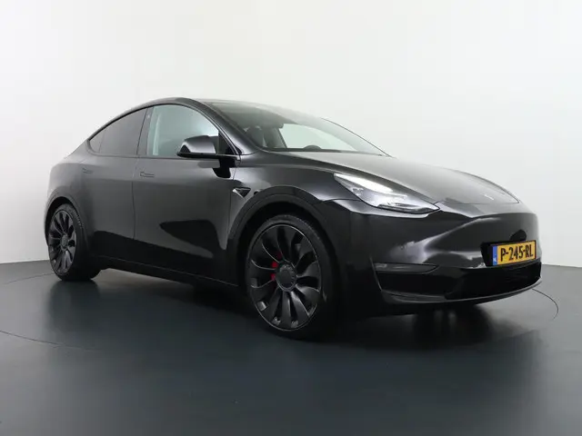 Tesla Model Y 2