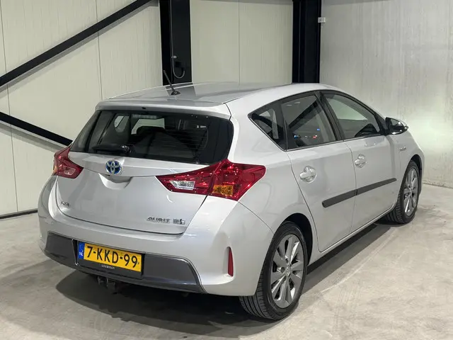 Toyota Auris 1.8 Hybrid Dynamic 2013 Hybride Benzine 16