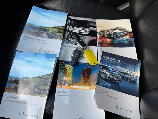 Mercedes-Benz CLA 200 Edition 1 PANO AUT!! 2013 Benzine 23