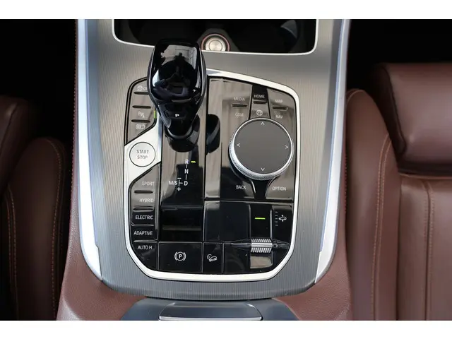 BMW X5 xDrive45e High Executive 2022 Hybride Benzine 24