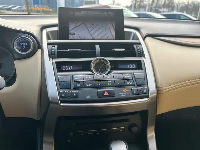 Lexus NX 300h AWD Luxury Line 2016 Hybride Benzine 15