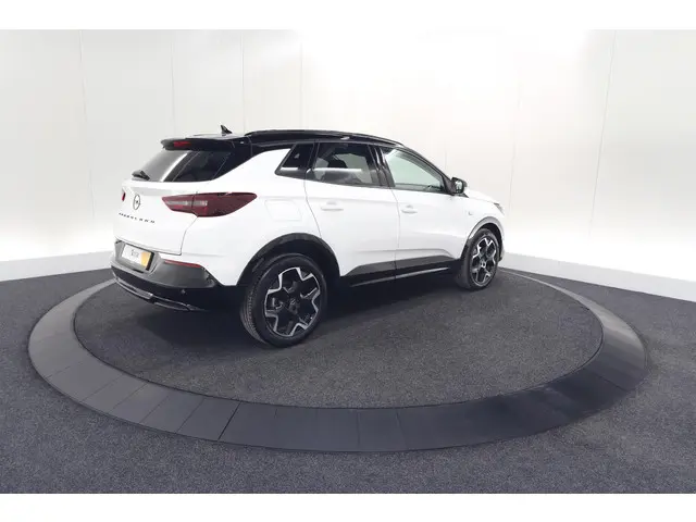 Opel Grandland Turbo 130 AT8 Ultimate 2024 Benzine 9