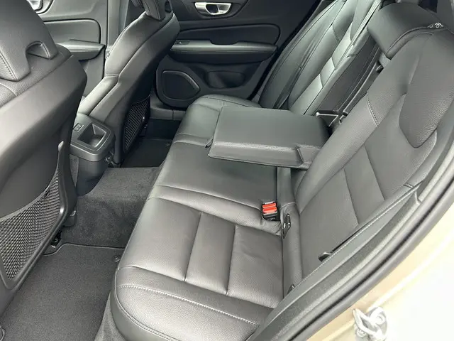 Volvo V60 Cross Country 2.0 B5 AWD Plus 2024 Benzine 8