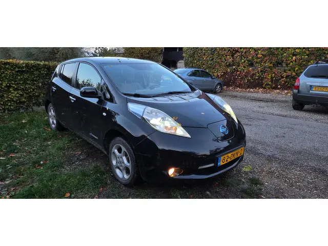 Nissan Leaf Base 24 kWh Xenon Navi 2012 Elektrisch 6