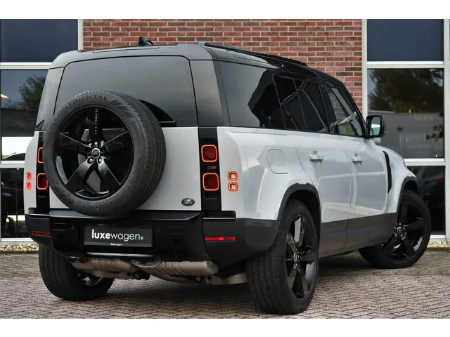 Land Rover Defender 110 3.0 D250 2023 Diesel 2