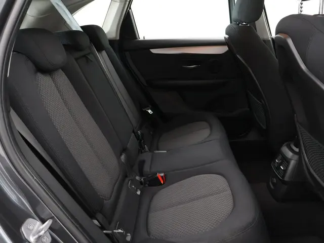 BMW 2 Serie Active Tourer 218i 136 PK AUT. 2016 Benzine 11
