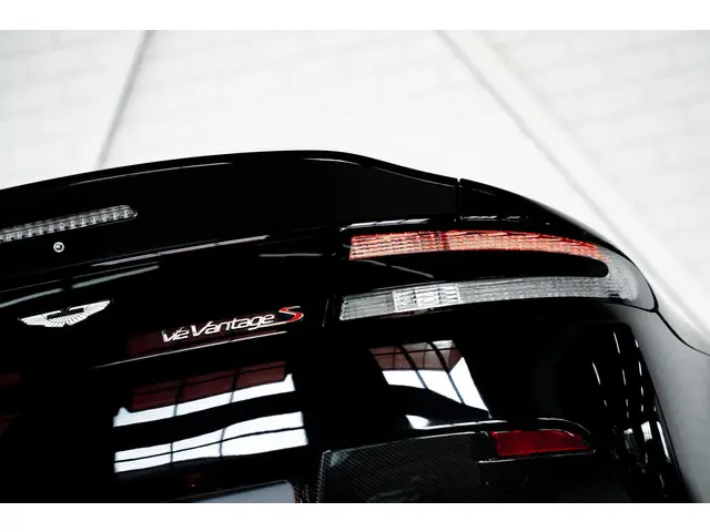 Aston Martin V12 Vantage S 2014 Benzine 8